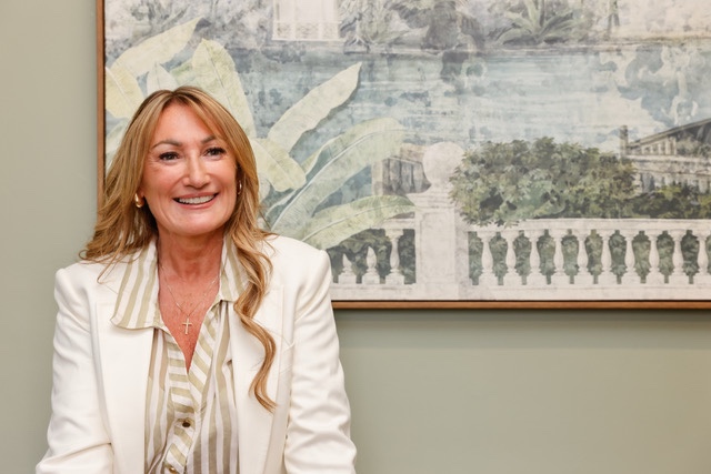 Her Invest Christine